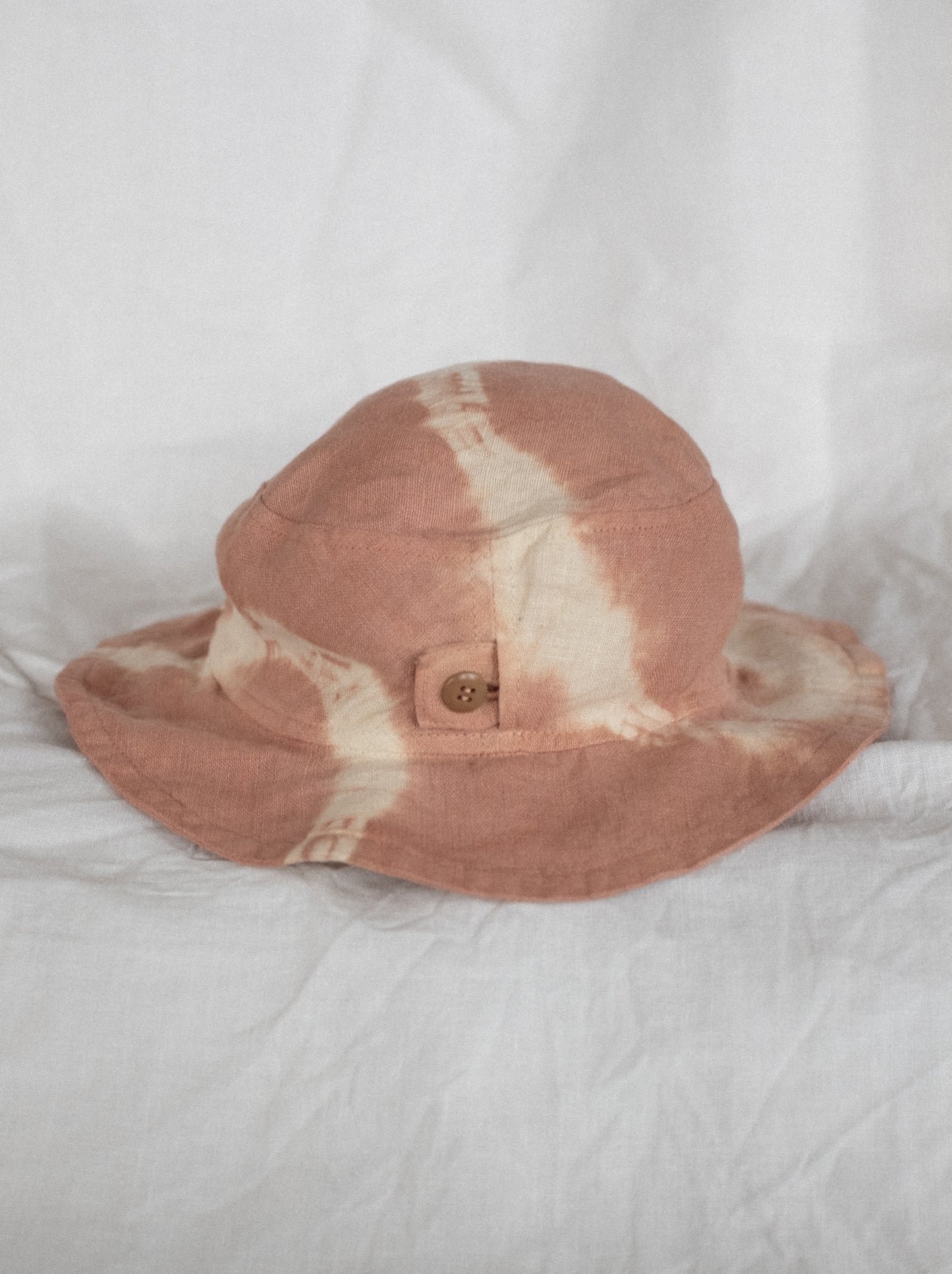 Solhat i hør (str 51-53 cm)